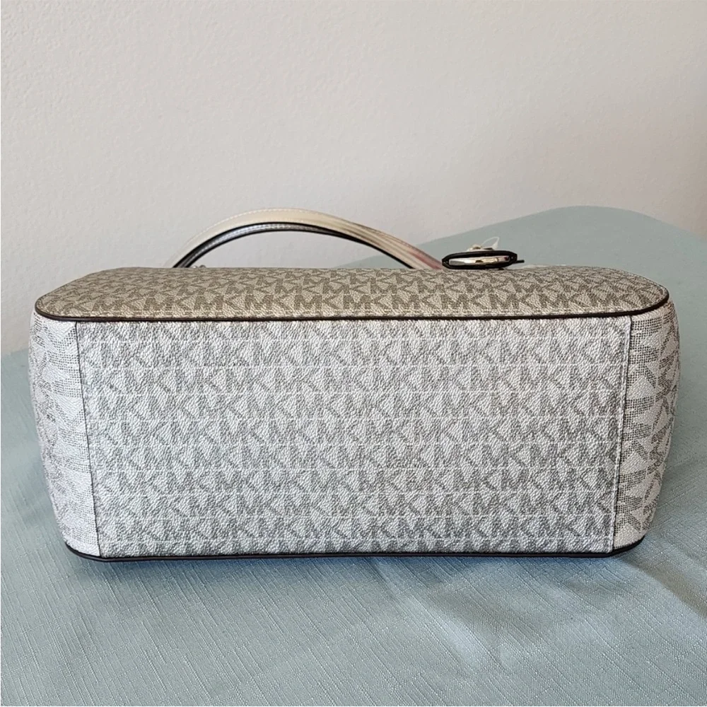 NWT Michael Kors Large Chain Silver Shoulder Bag Purse